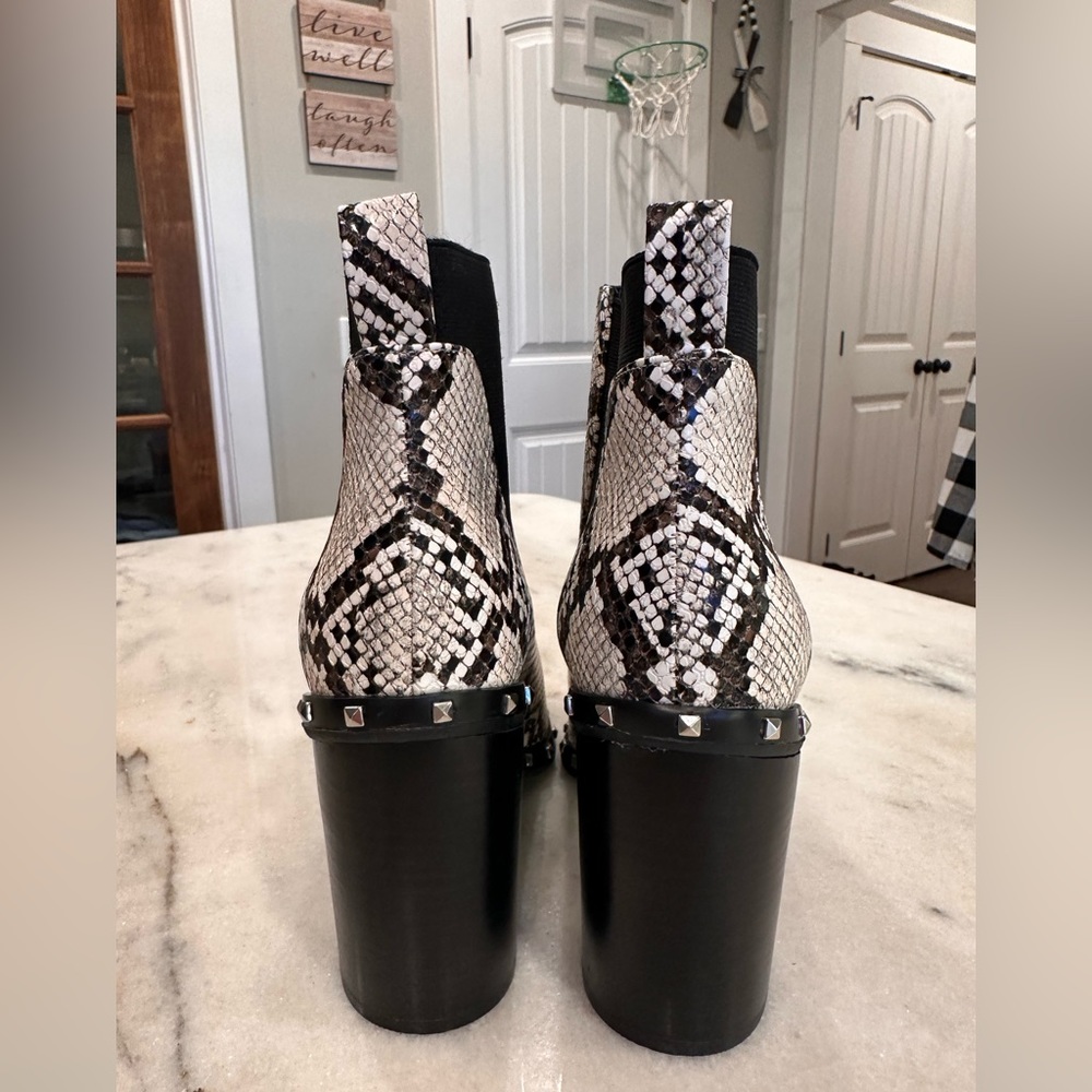 NWOT‎ Charles by Charles Davis Size 8.5 Snakeskin Ankle Boots with Studded Heel - Picture 2 of 7